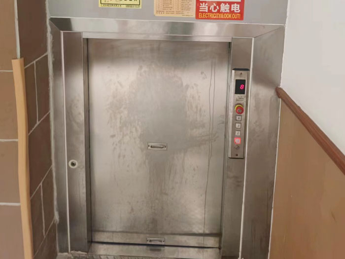 杂物电梯